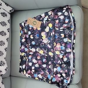 Size 3 (XL) Dona Jo athletic skirt with built-in shorts.